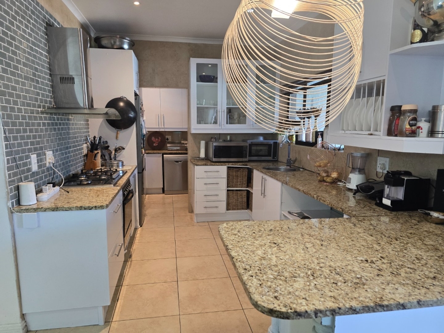 4 Bedroom Property for Sale in Milnerton Central Western Cape